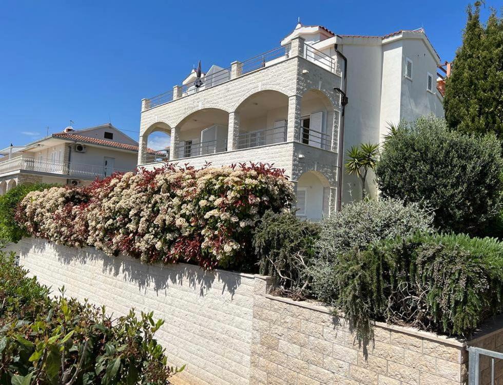 Villa Marta Apartmani Trogir Exterior foto