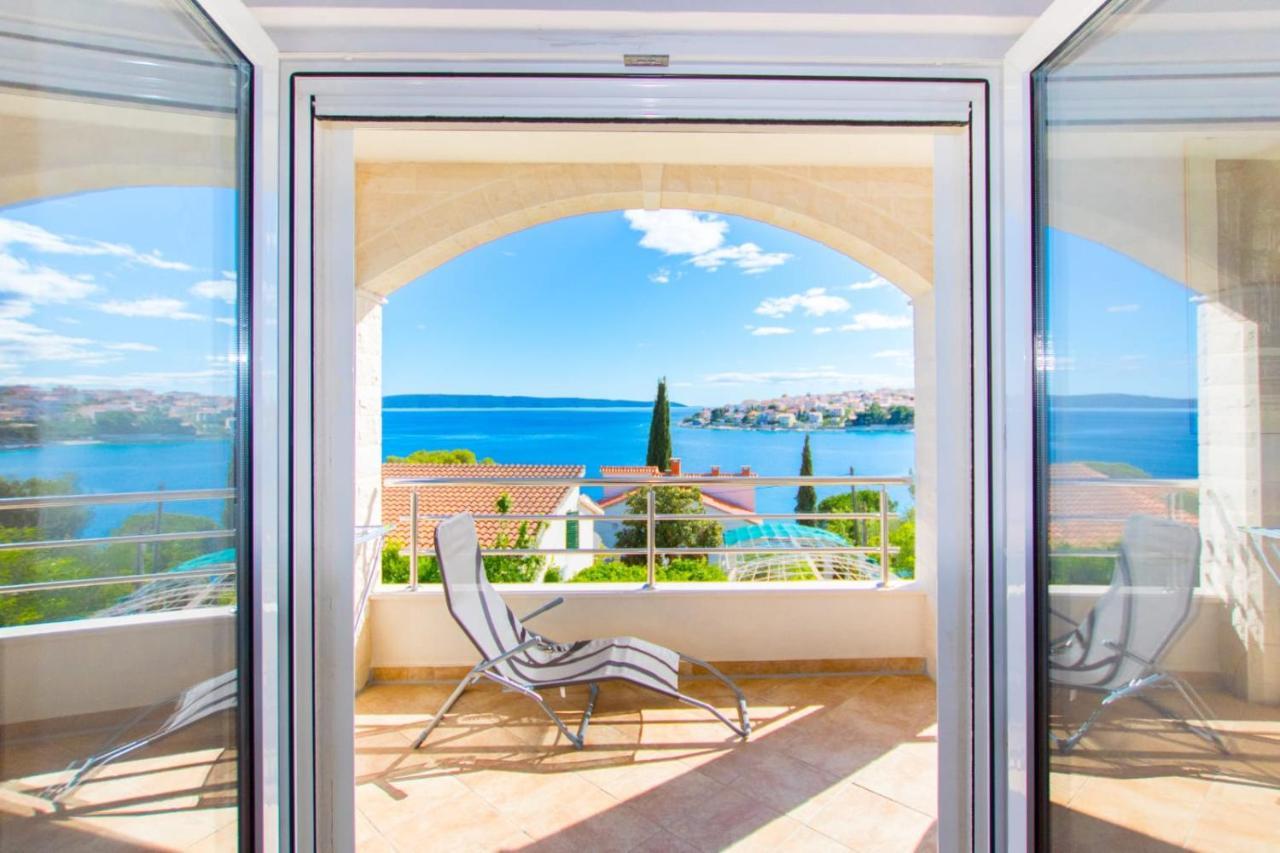 Villa Marta Apartmani Trogir Exterior foto